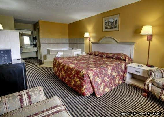Rodeway Inn Alexandria Exterior photo
