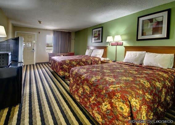 Rodeway Inn Alexandria Exterior photo